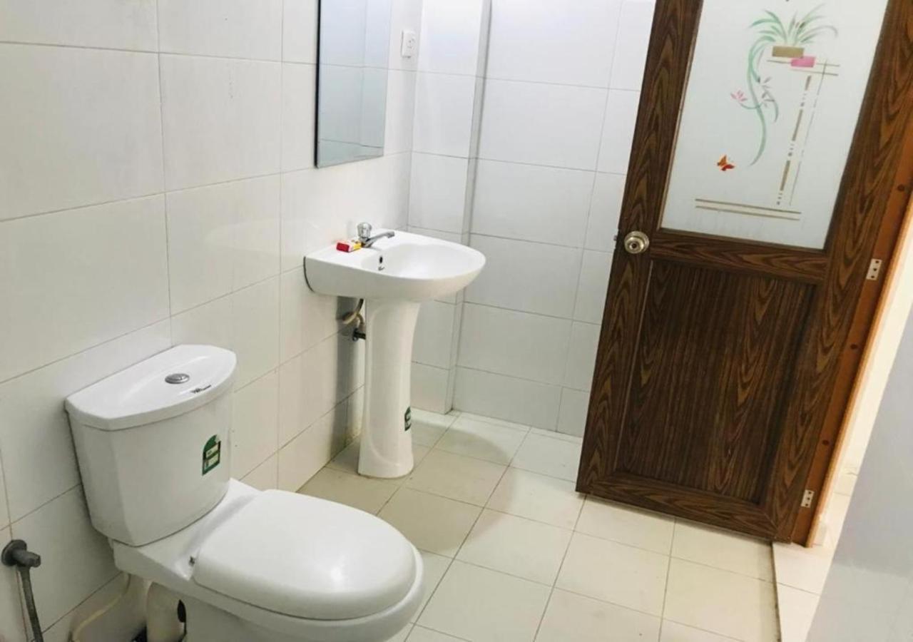 Villa 64 Katunayaka Екстериор снимка