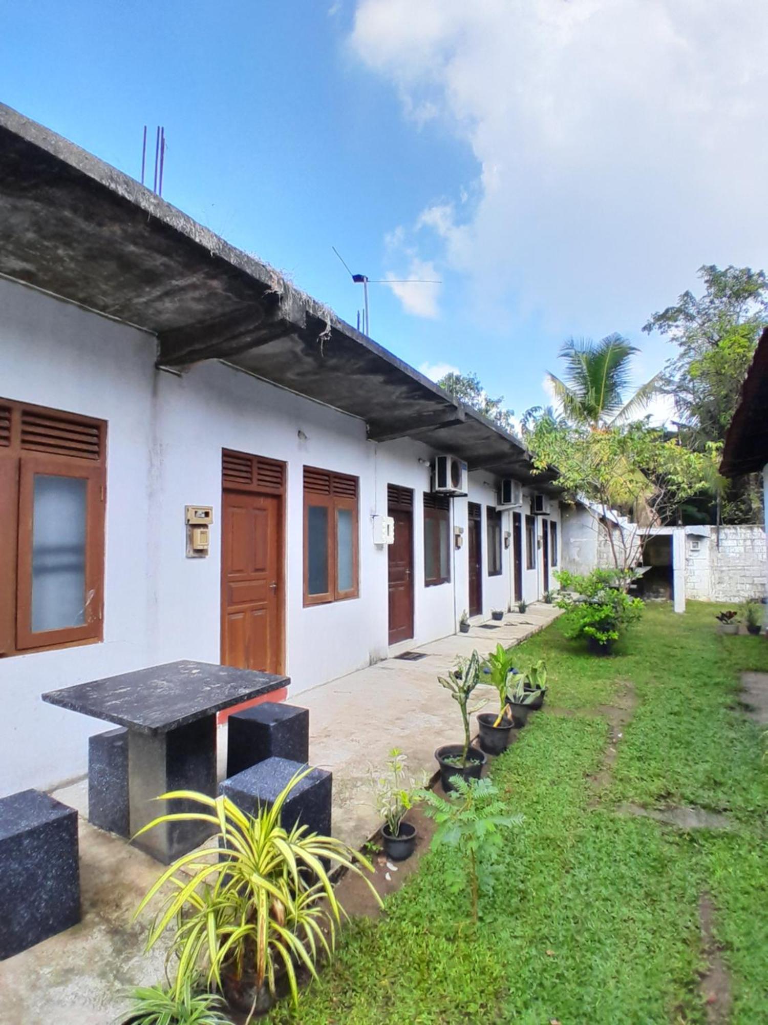 Villa 64 Katunayaka Екстериор снимка